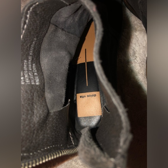 Dolce Vita ankle boots size 6 1/2 leather upper preowned

Bundle2save $ Shipping - Picture 10 of 10